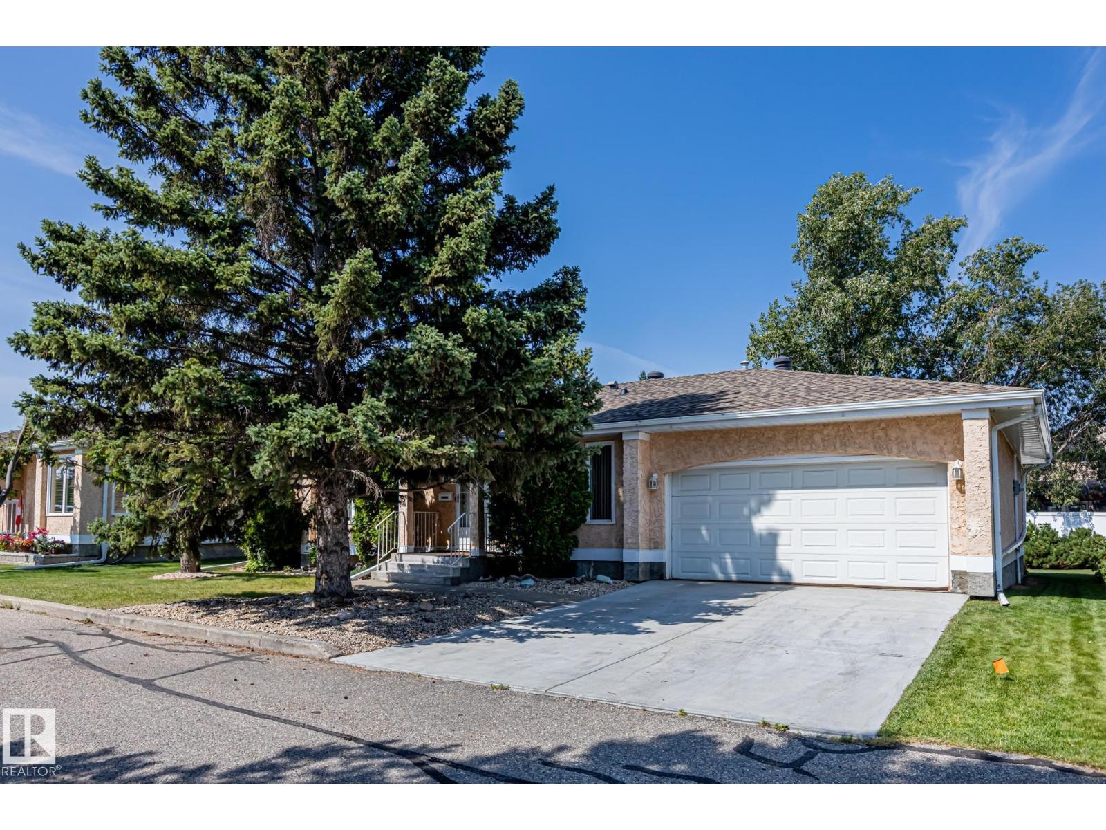 1126 105 ST NW, Edmonton