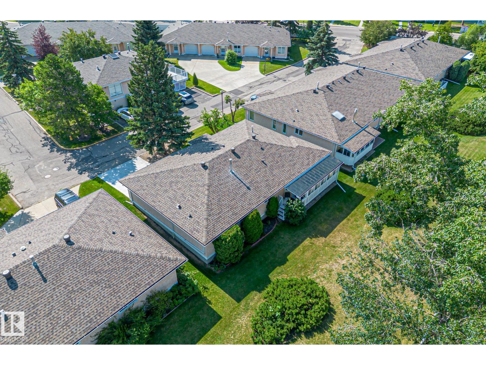 1126 105 ST NW, Edmonton