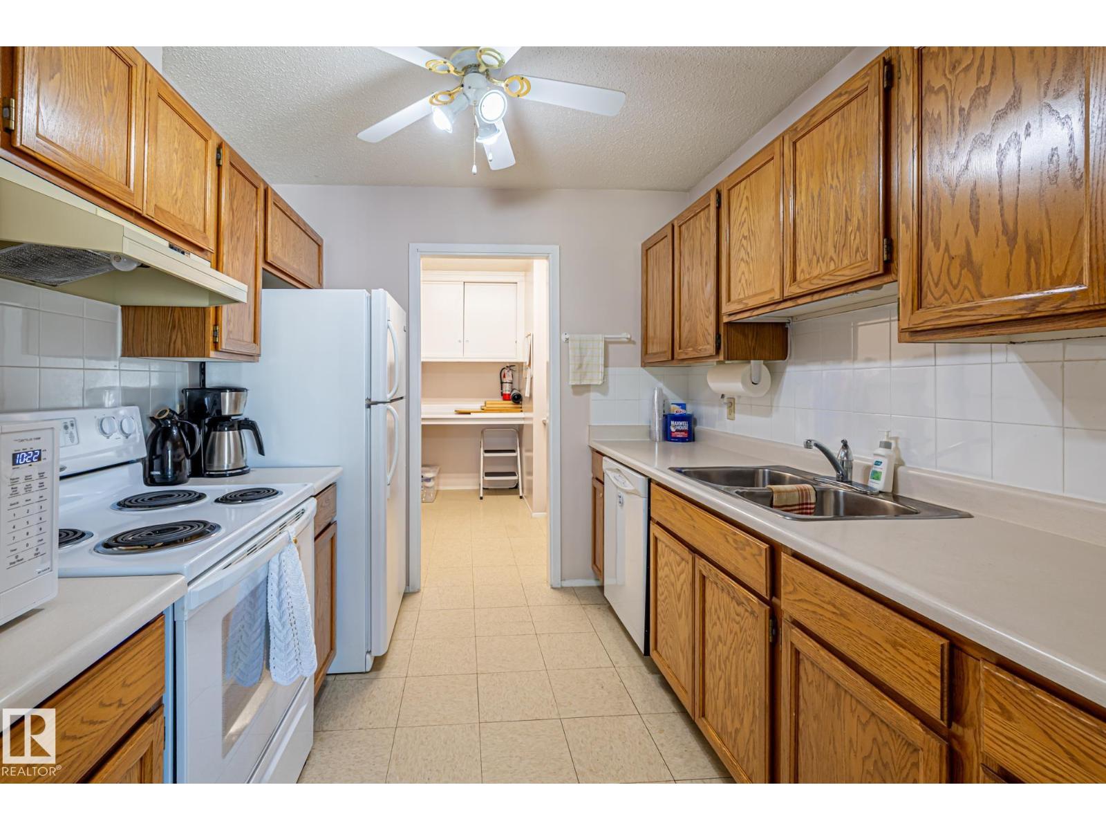 1126 105 ST NW, Edmonton