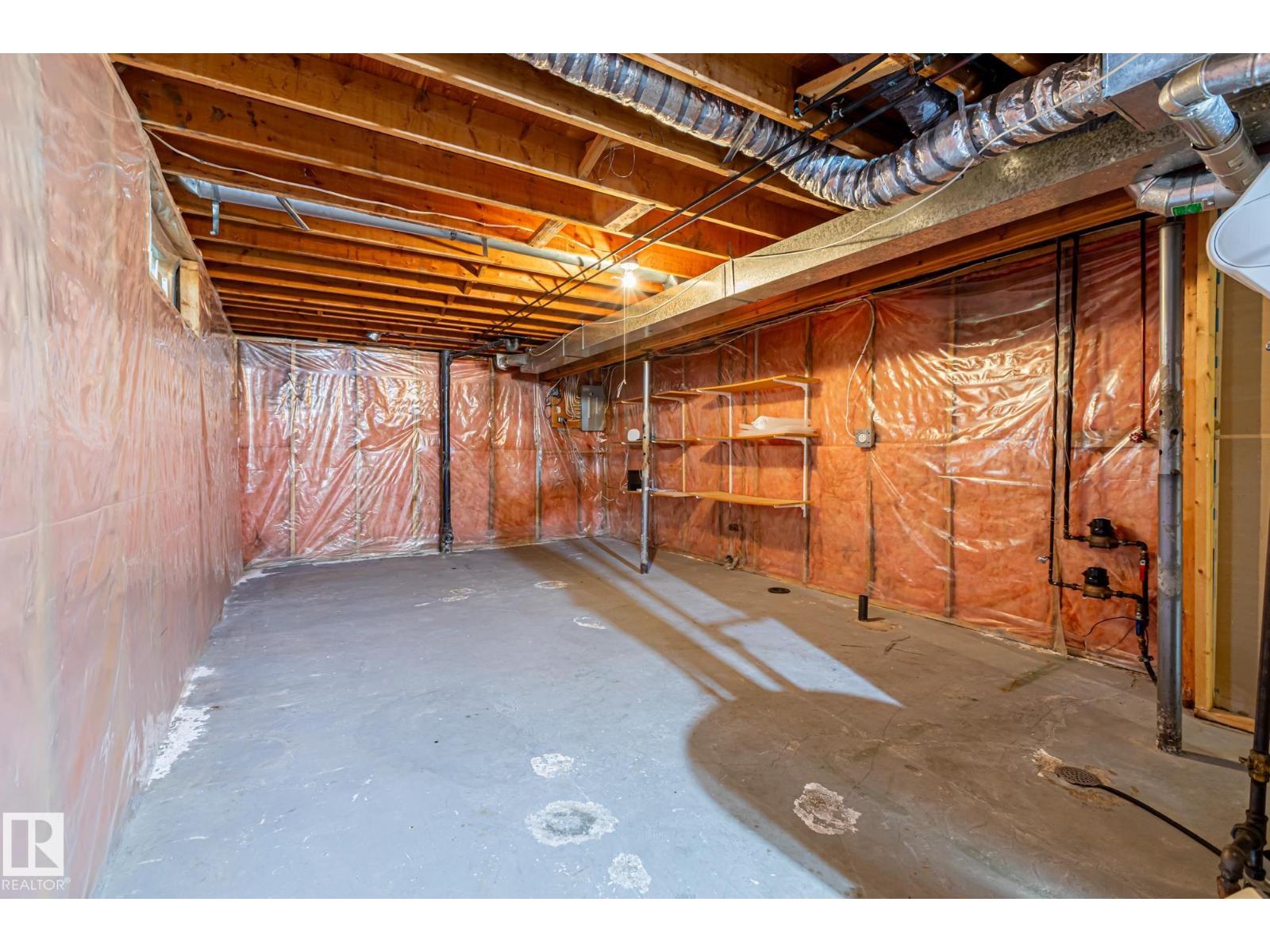 1126 105 ST NW, Edmonton