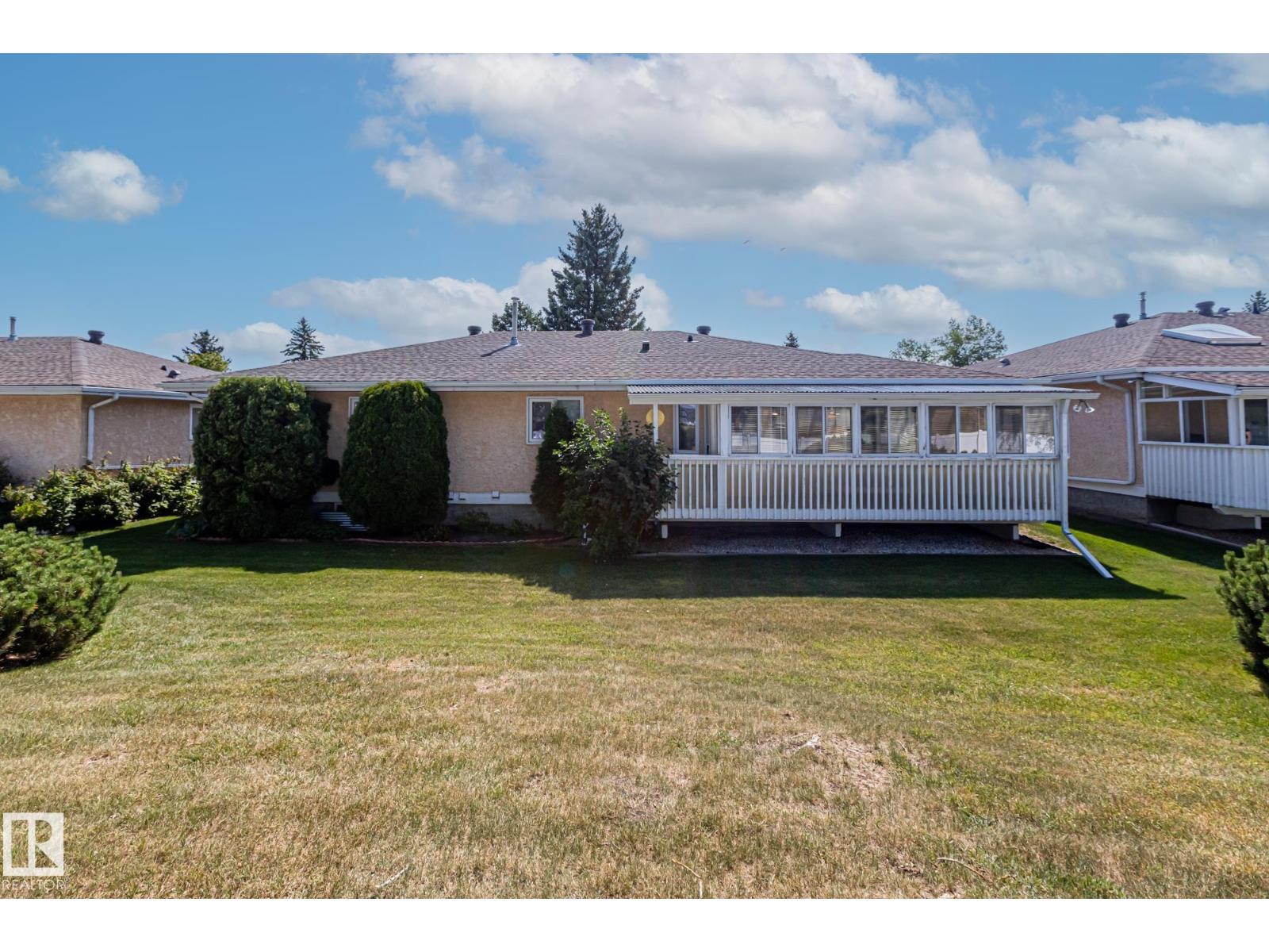 1126 105 ST NW, Edmonton