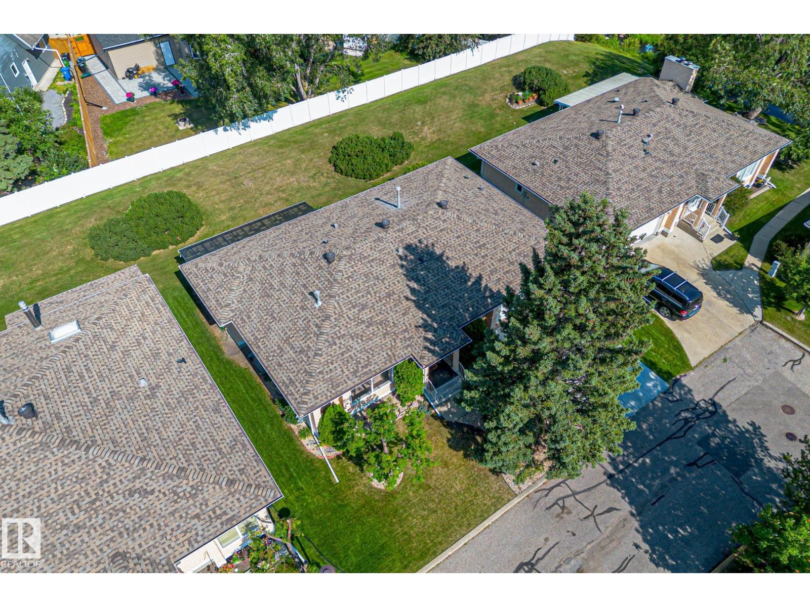 1126 105 ST NW, Edmonton