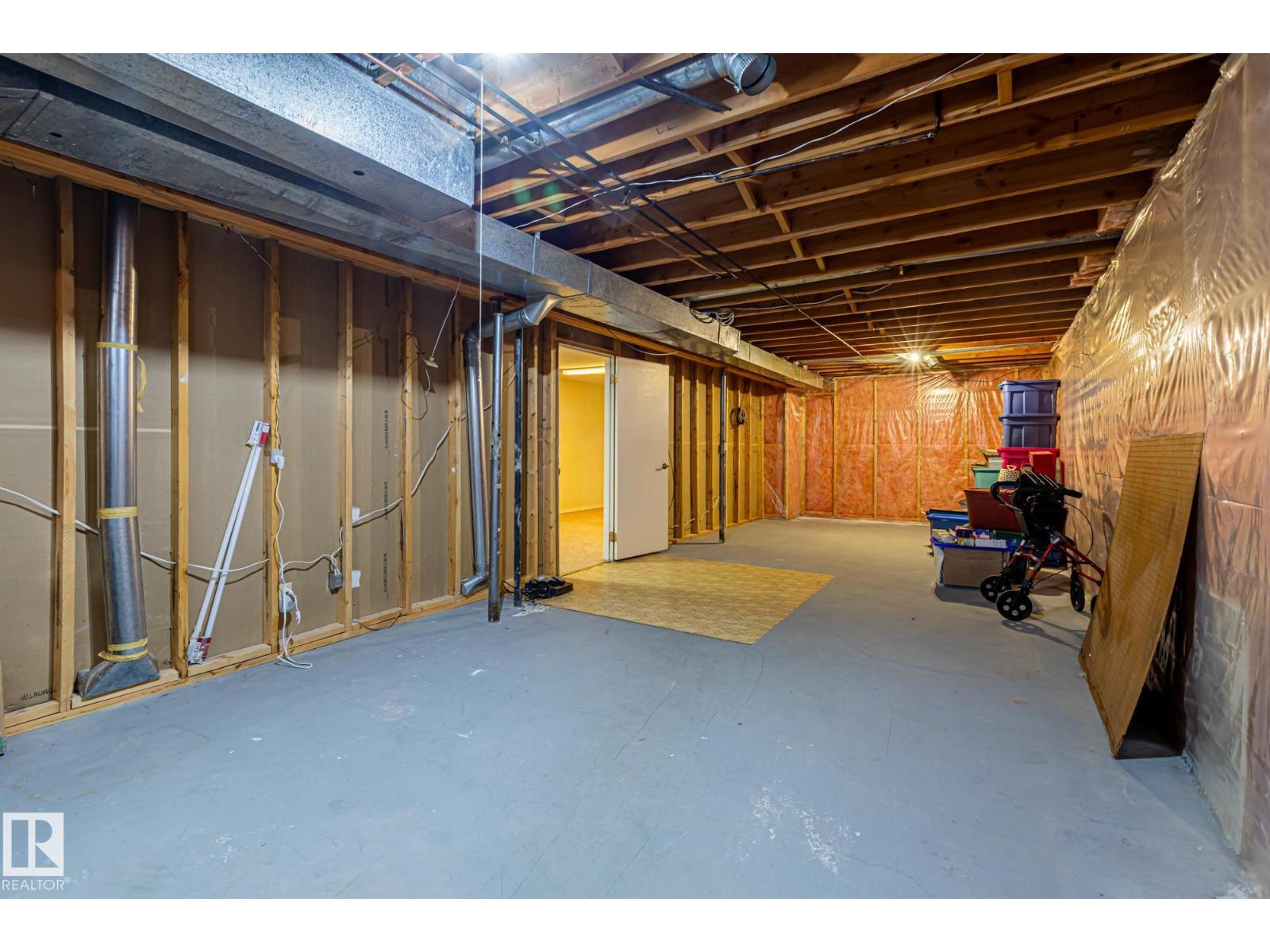 1126 105 ST NW, Edmonton