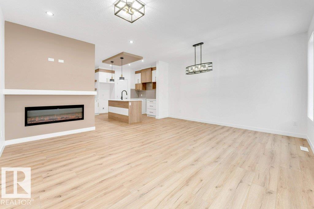 402 Crystal Creek link, Leduc