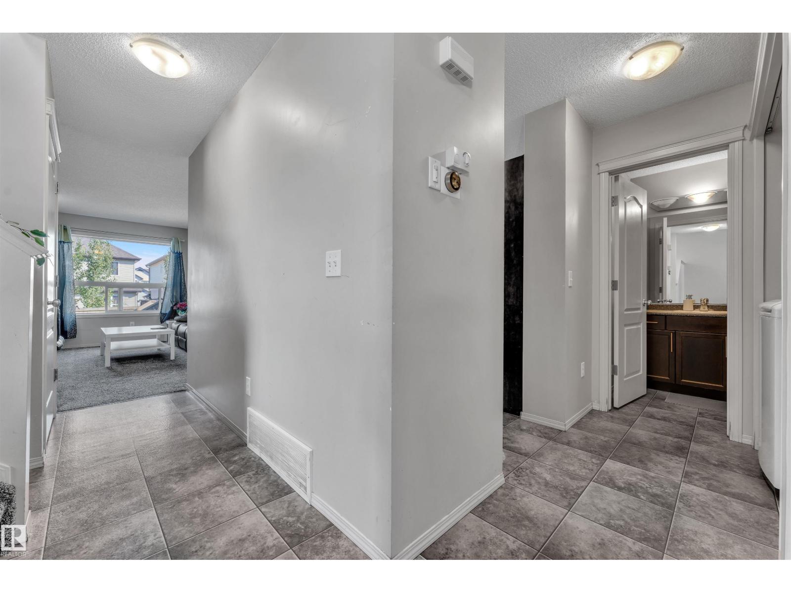 6152 13 AV SW, Edmonton