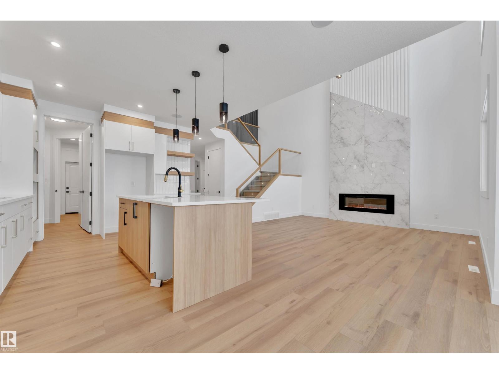 744 ASTORIA WY, Devon