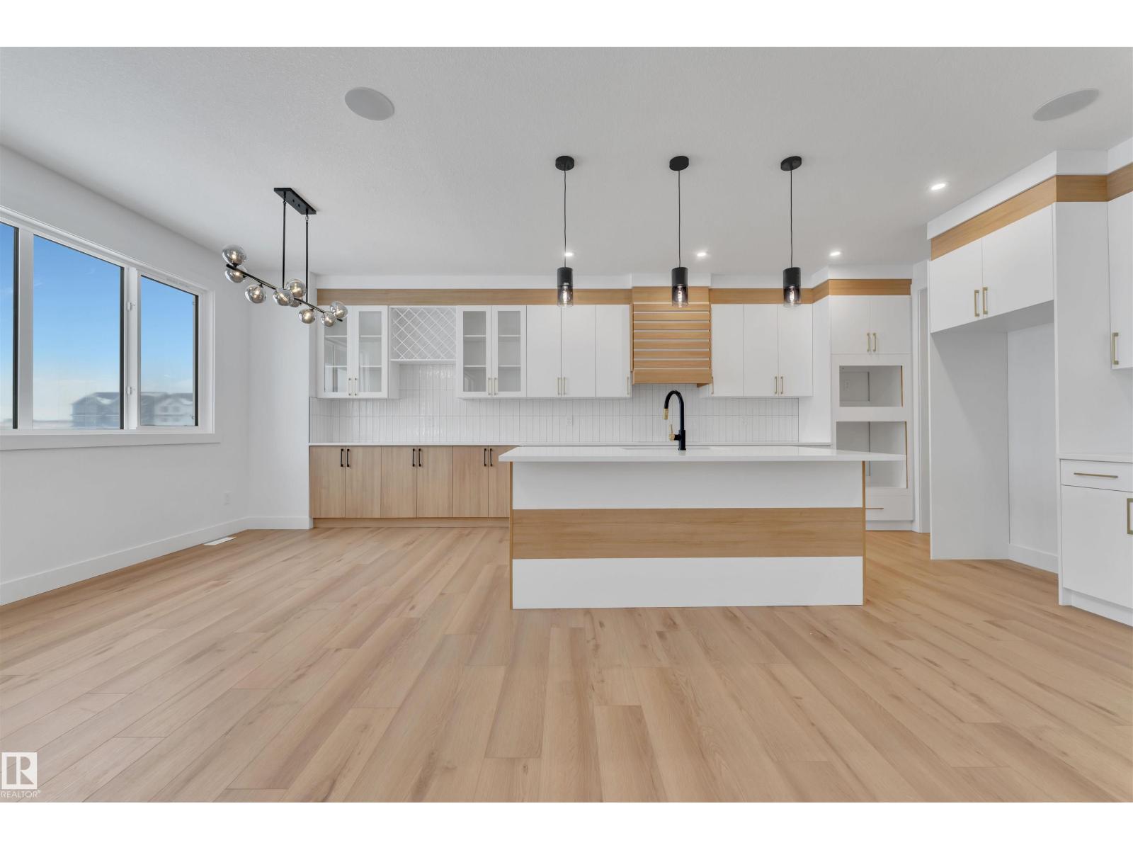 744 ASTORIA WY, Devon