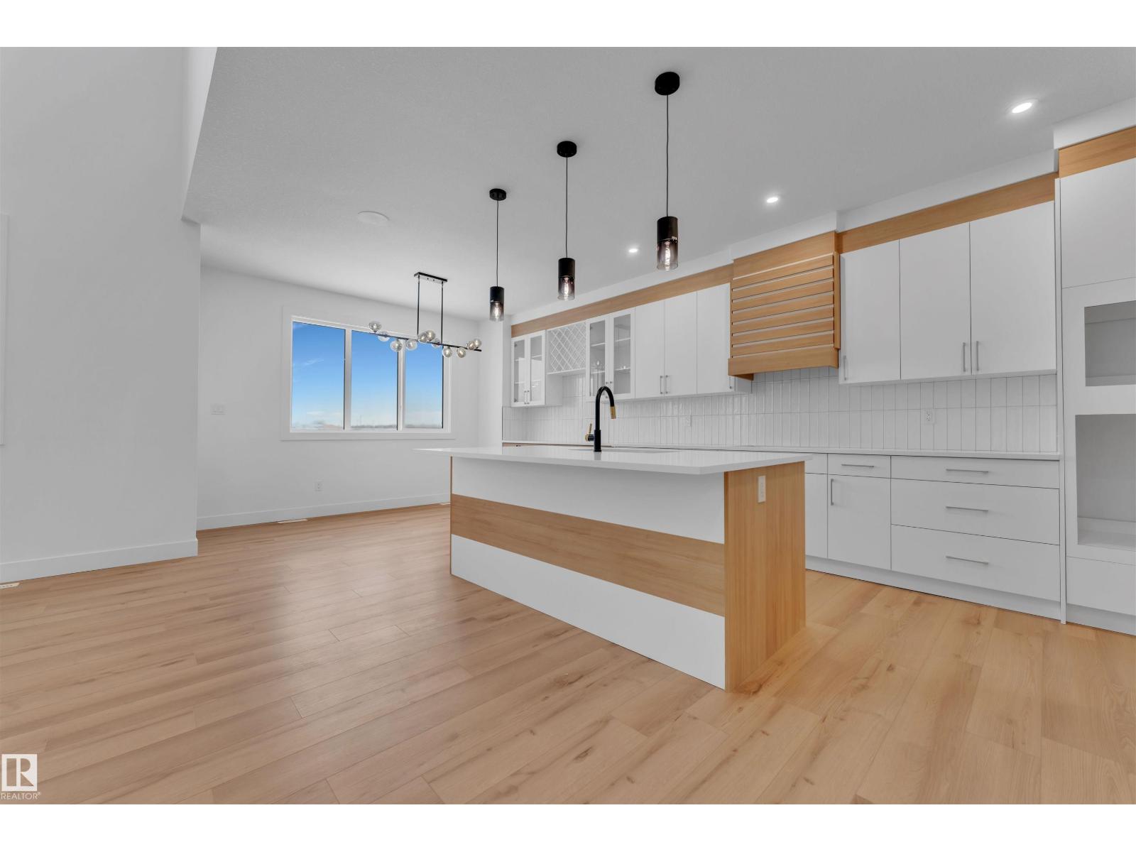 744 ASTORIA WY, Devon