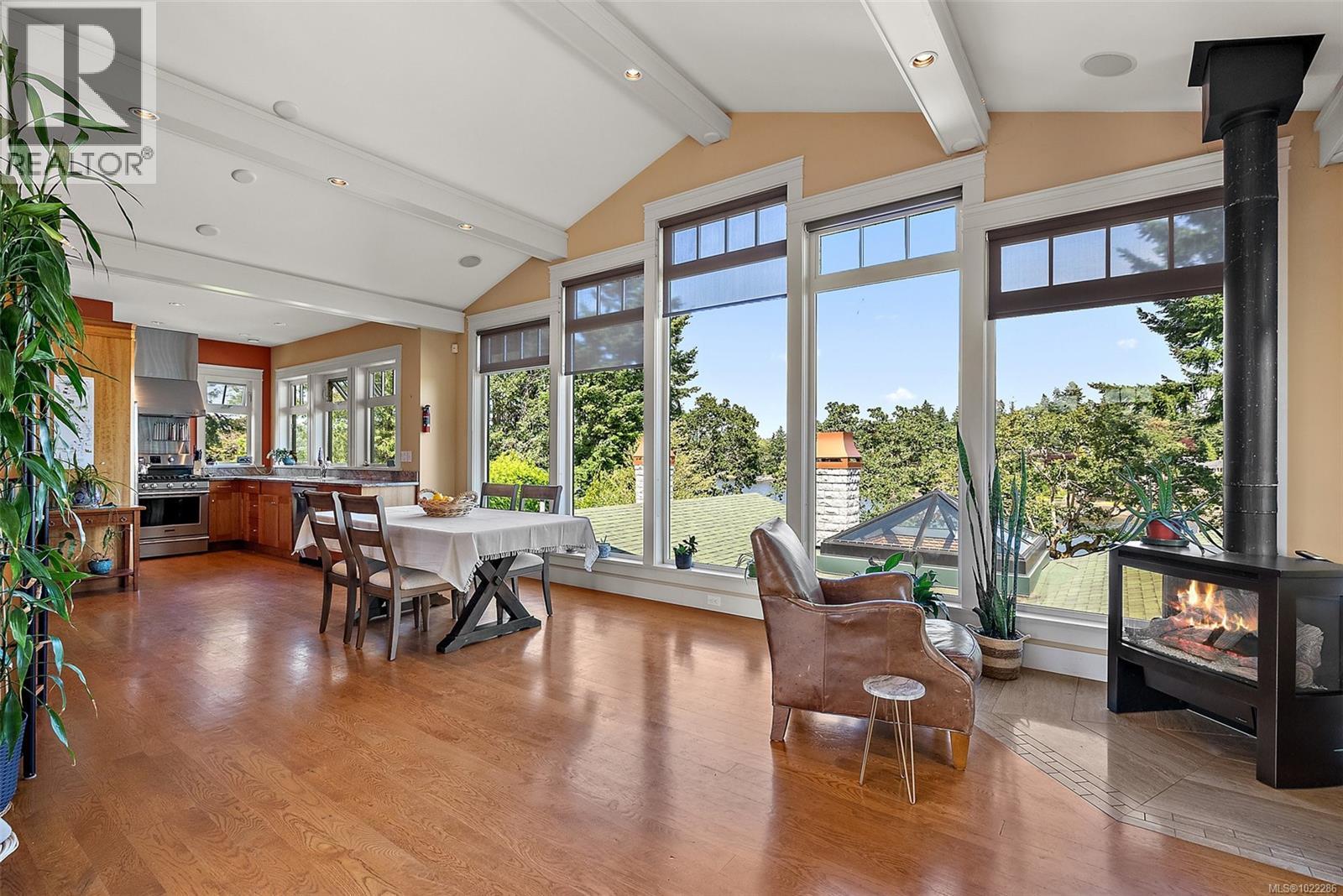 2751 Shoreline Dr, View Royal