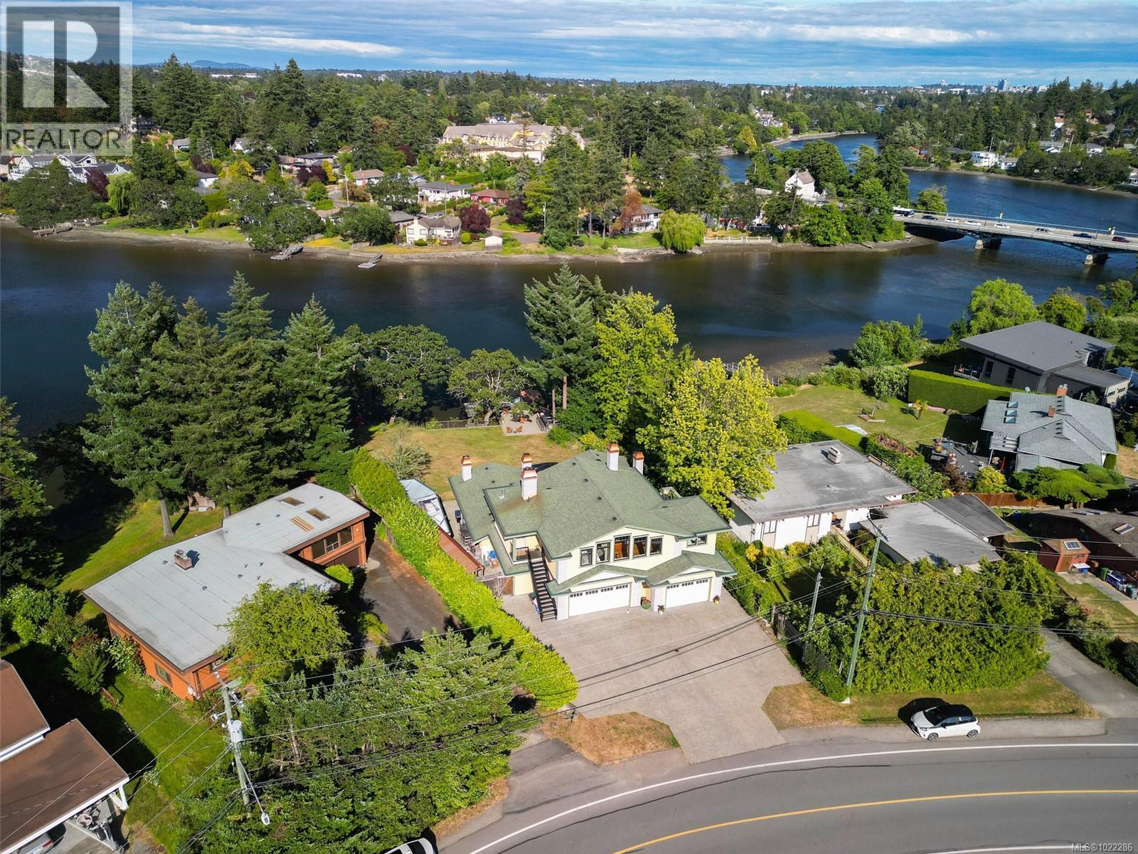 2751 Shoreline Dr, View Royal