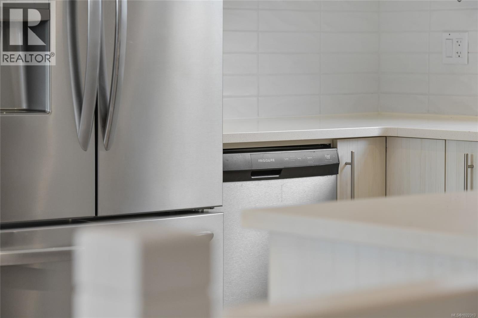 104 3429 HAPPY VALLEY Rd, Langford