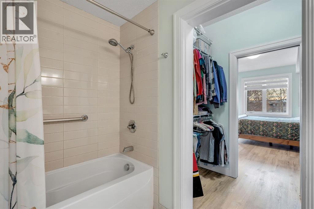 Single Family House for Sale in    Street NW Parkdale Calgary 