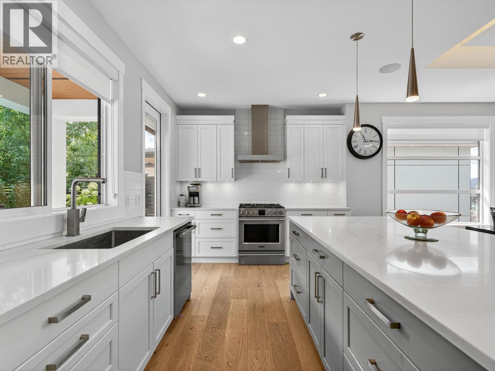  9443 Ledgestone Road, Lake Country