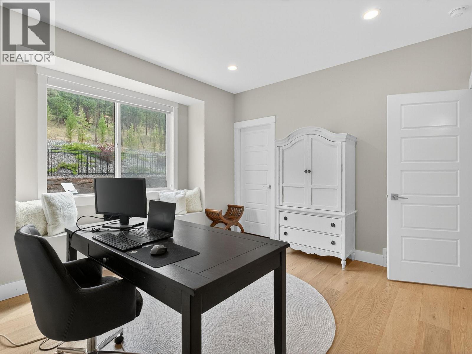  9443 Ledgestone Road, Lake Country