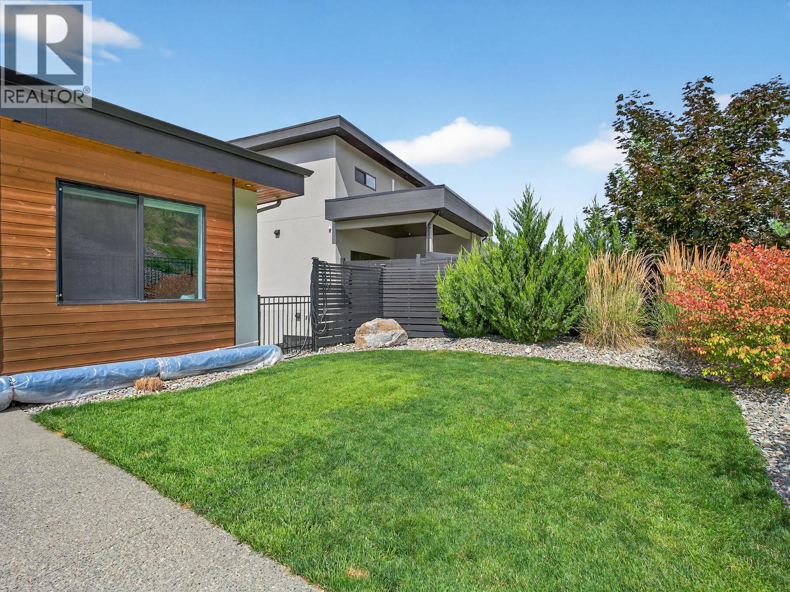  9443 Ledgestone Road, Lake Country