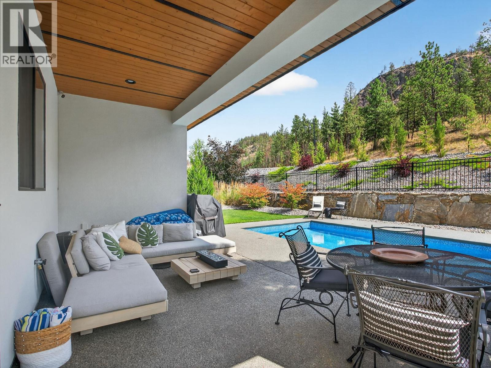  9443 Ledgestone Road, Lake Country