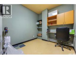 A 2343 Broad Street, Regina, SK S4P1Z1 Photo 9