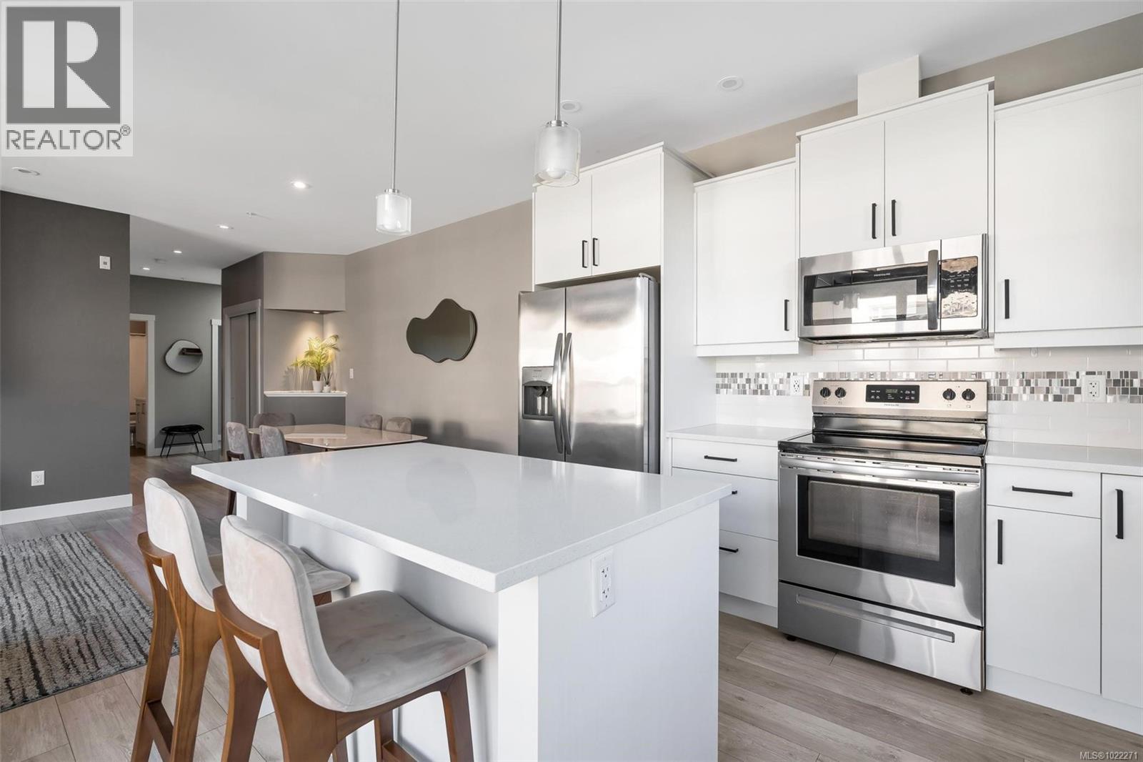 401 2783 Strathmore Road, Langford