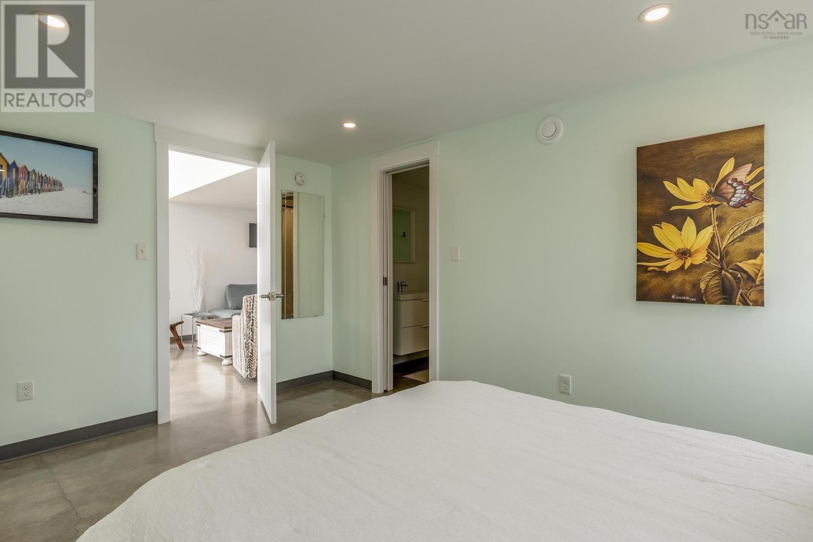 Property 42 of 44 of 83/85 Russia Road