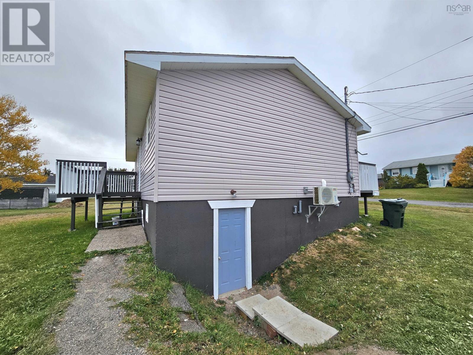 Property 1 of 20 of 68 MacDonald Crescent