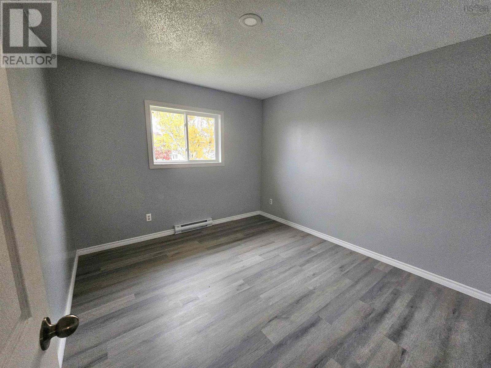 Property 7 of 20 of 68 MacDonald Crescent