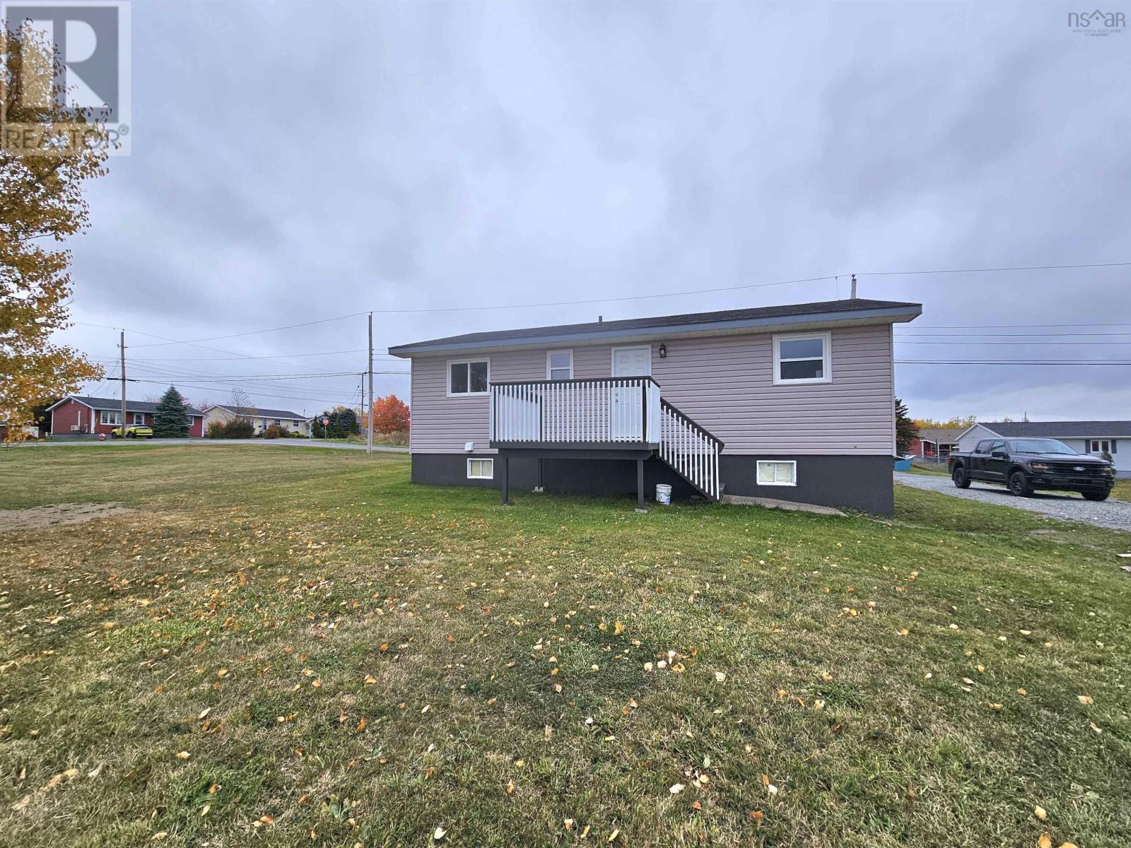 Property 19 of 20 of 68 MacDonald Crescent