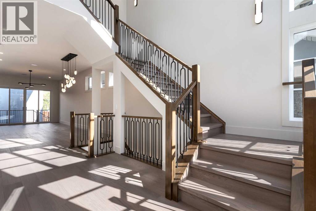 716 18 Avenue NW, Calgary, Alberta