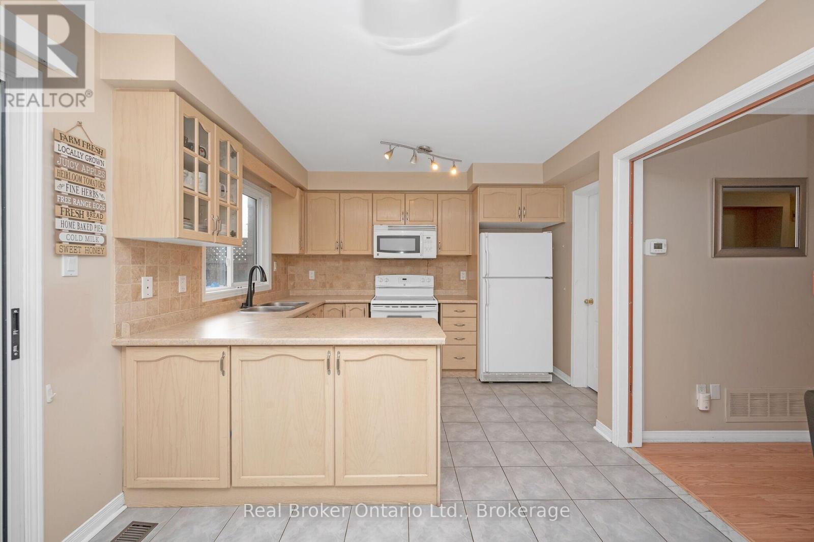 2189 SHORNCLIFFE BOULEVARD - 12