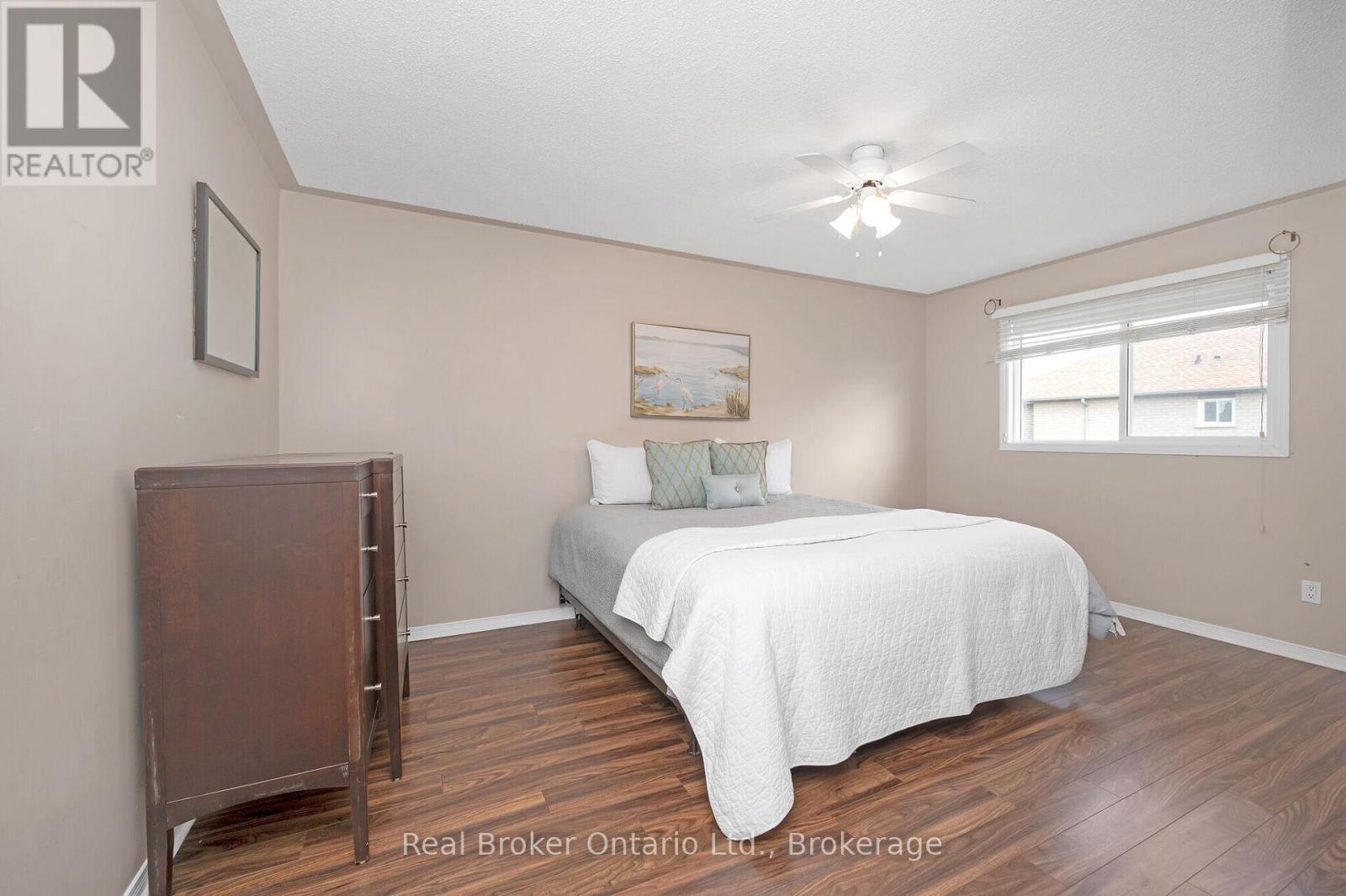 2189 SHORNCLIFFE BOULEVARD - 23