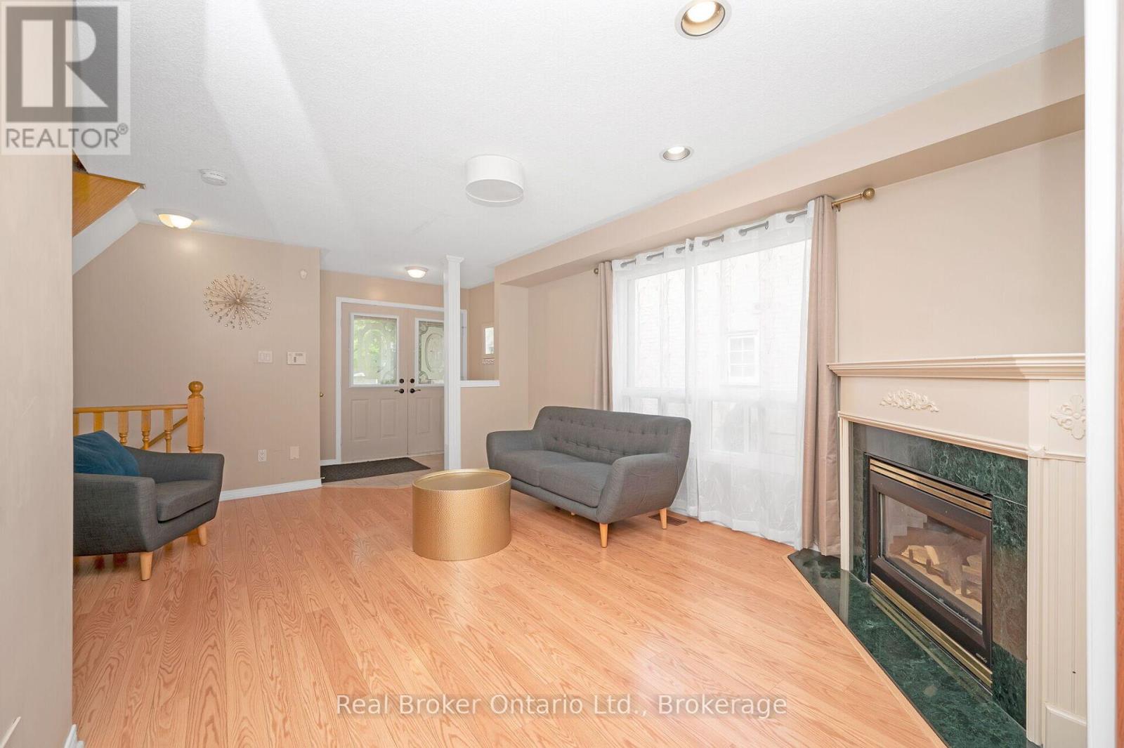 2189 SHORNCLIFFE BOULEVARD - 9