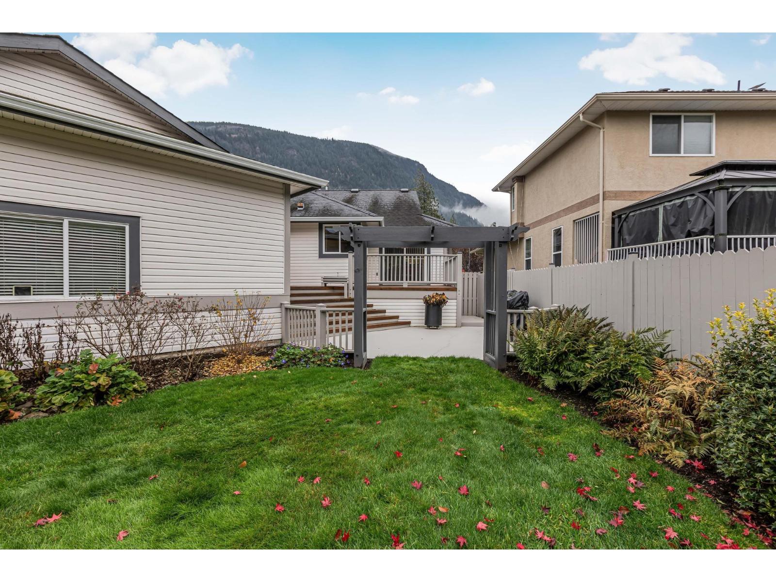 318 MIAMI RIVER DRIVE, Harrison Hot Springs, Harrison Hot Springs