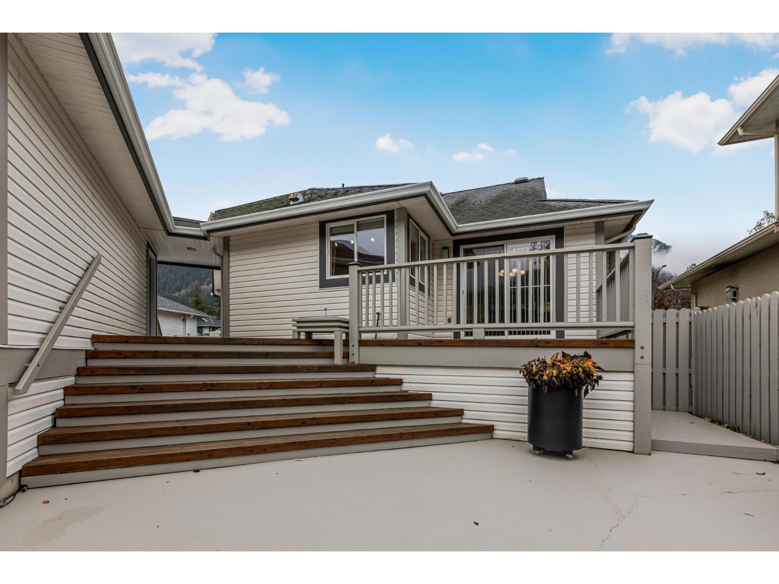 318 MIAMI RIVER DRIVE, Harrison Hot Springs, Harrison Hot Springs