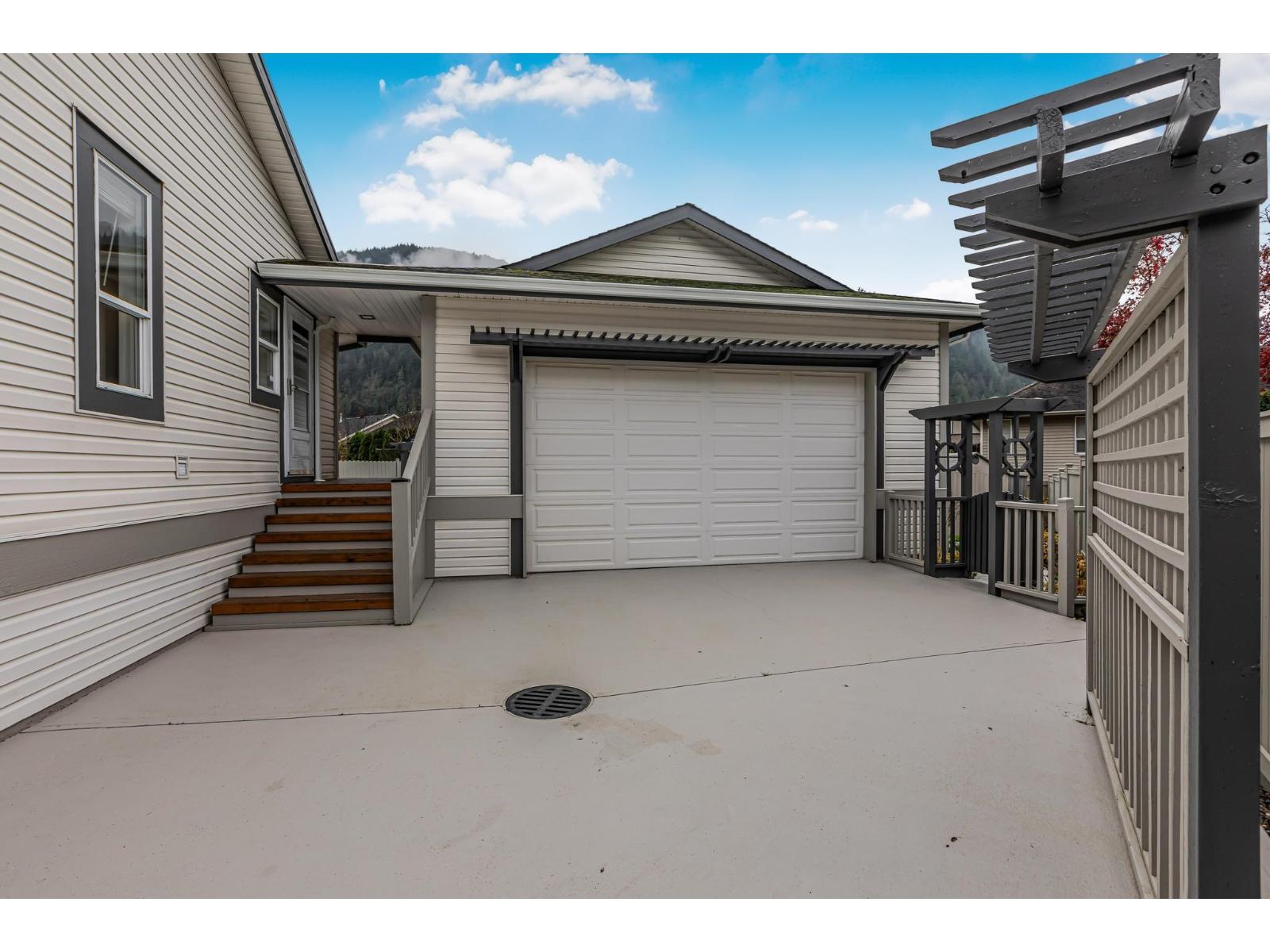 318 MIAMI RIVER DRIVE, Harrison Hot Springs, Harrison Hot Springs