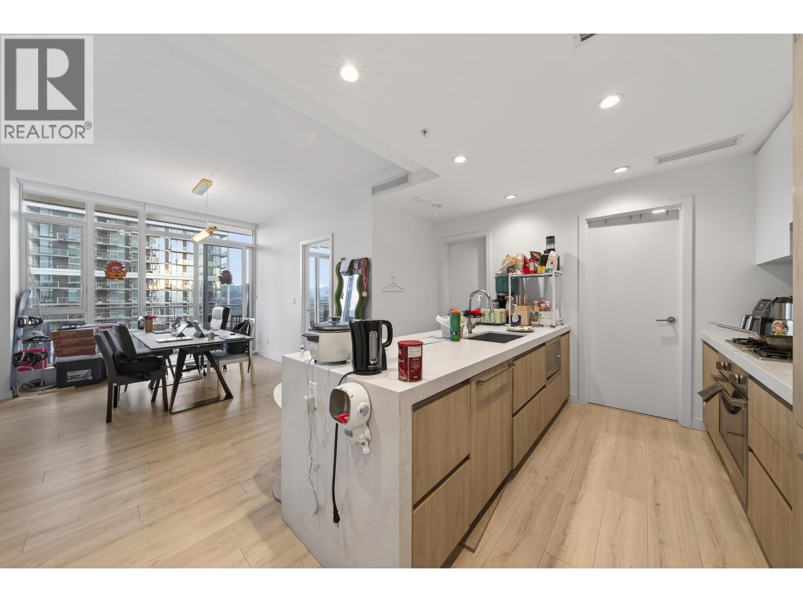 3402 6080 MCKAY AVENUE, Burnaby