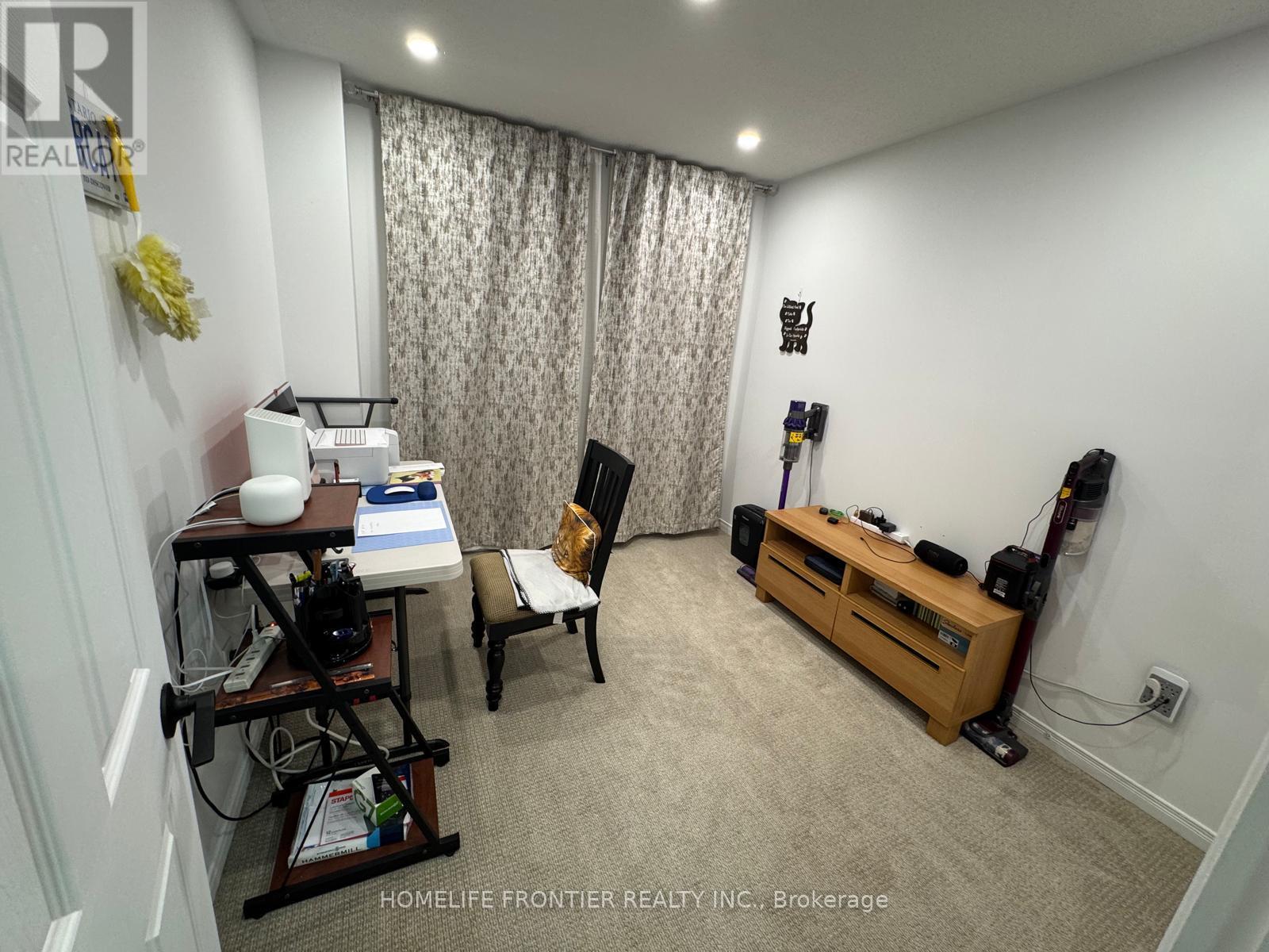 14 BARR CRESCENT - 16