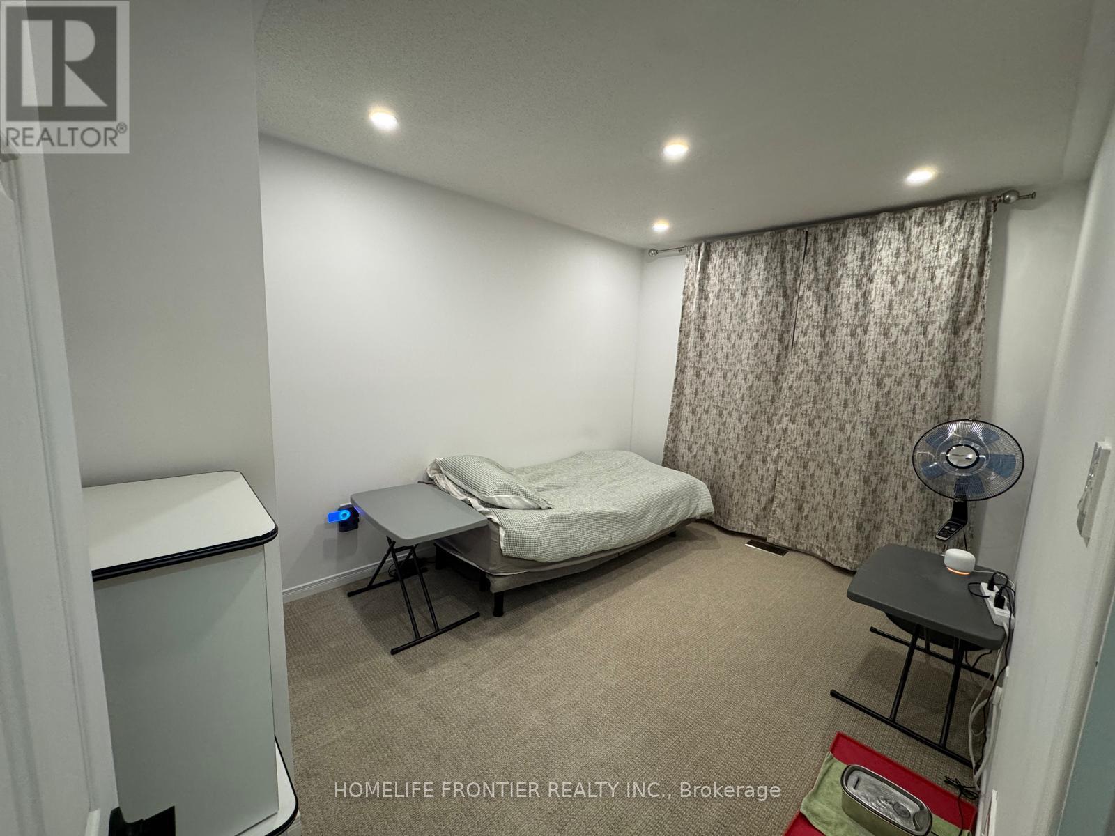 14 BARR CRESCENT - 8