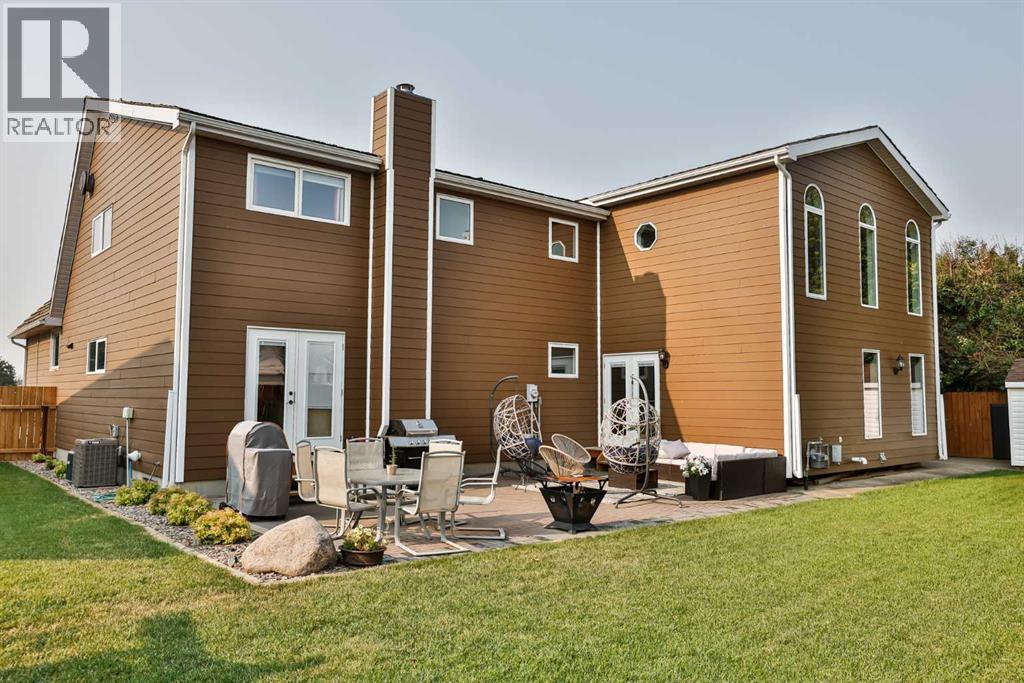 5831 46A Street - Photo 3 of 49, Taber, Alberta