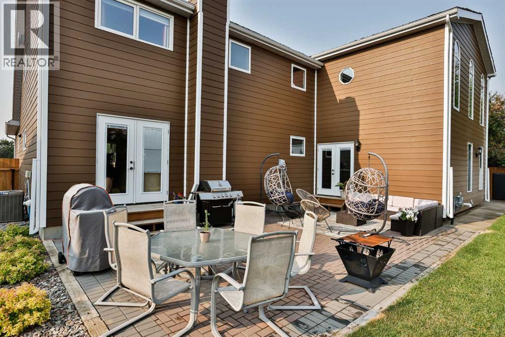 5831 46A Street - Photo 5 of 49, Taber, Alberta