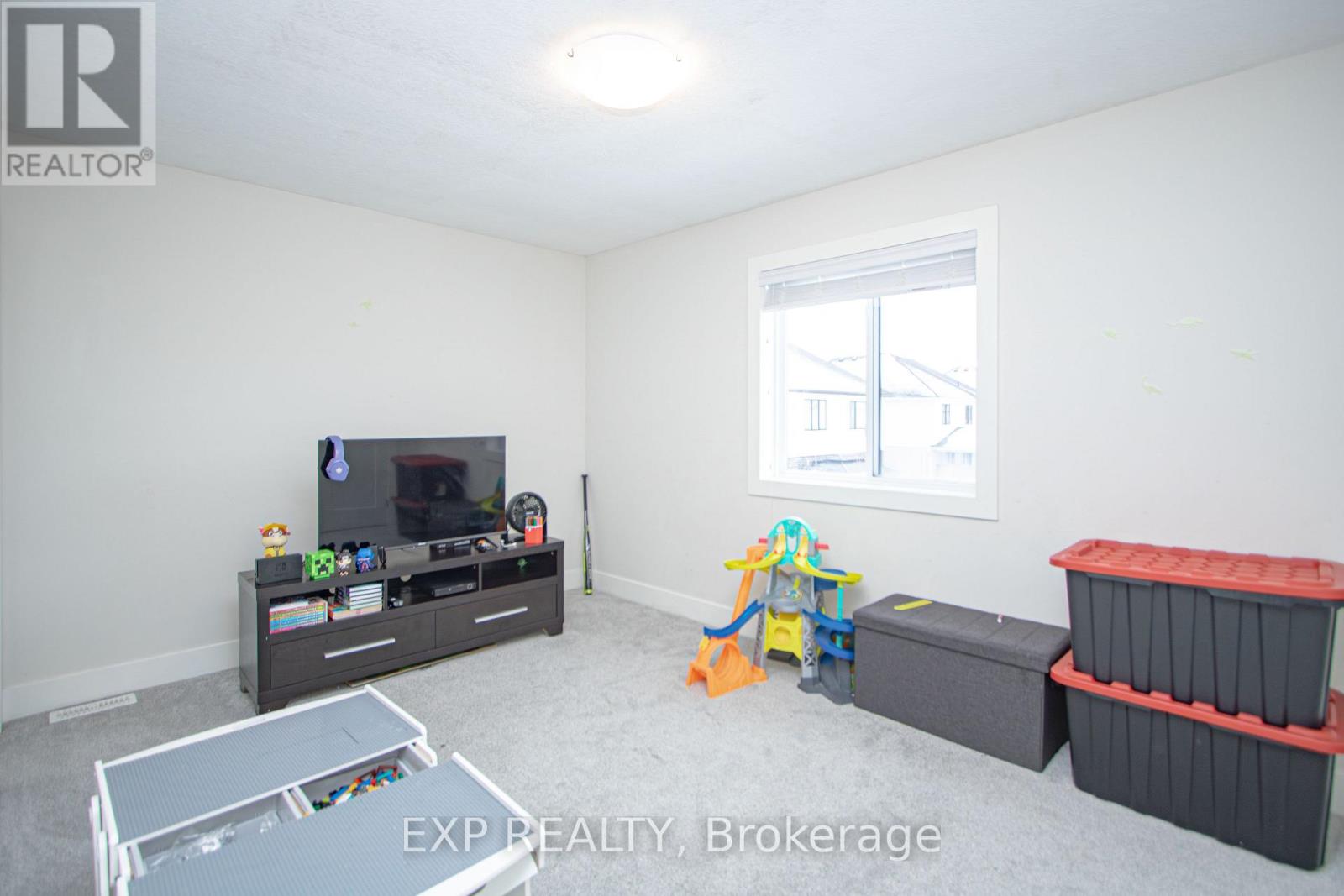 3291 REGIMENT ROAD Property Photo