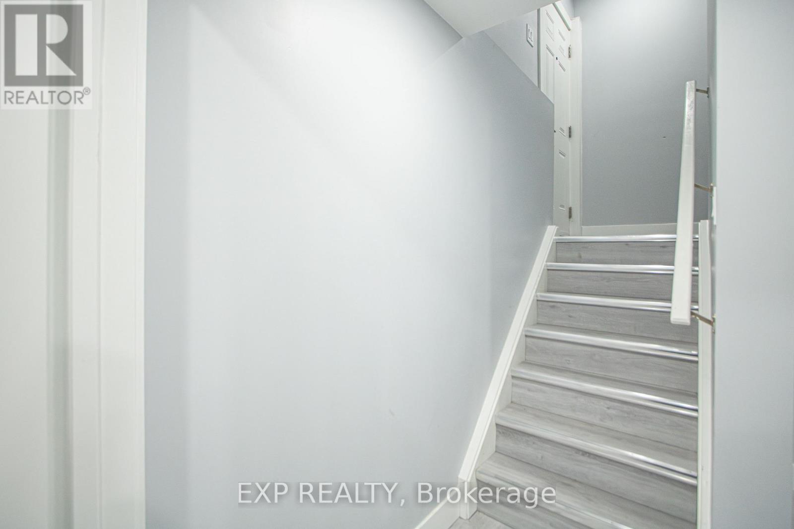 3291 REGIMENT ROAD Property Photo