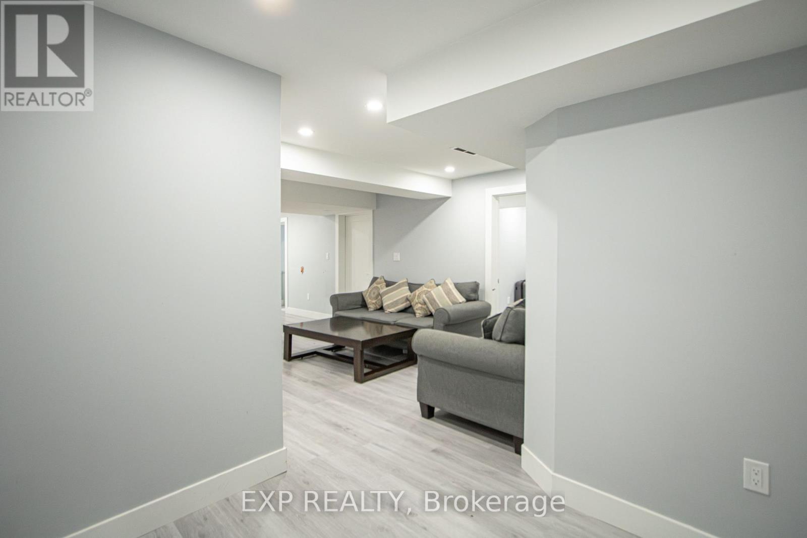 3291 REGIMENT ROAD Property Photo