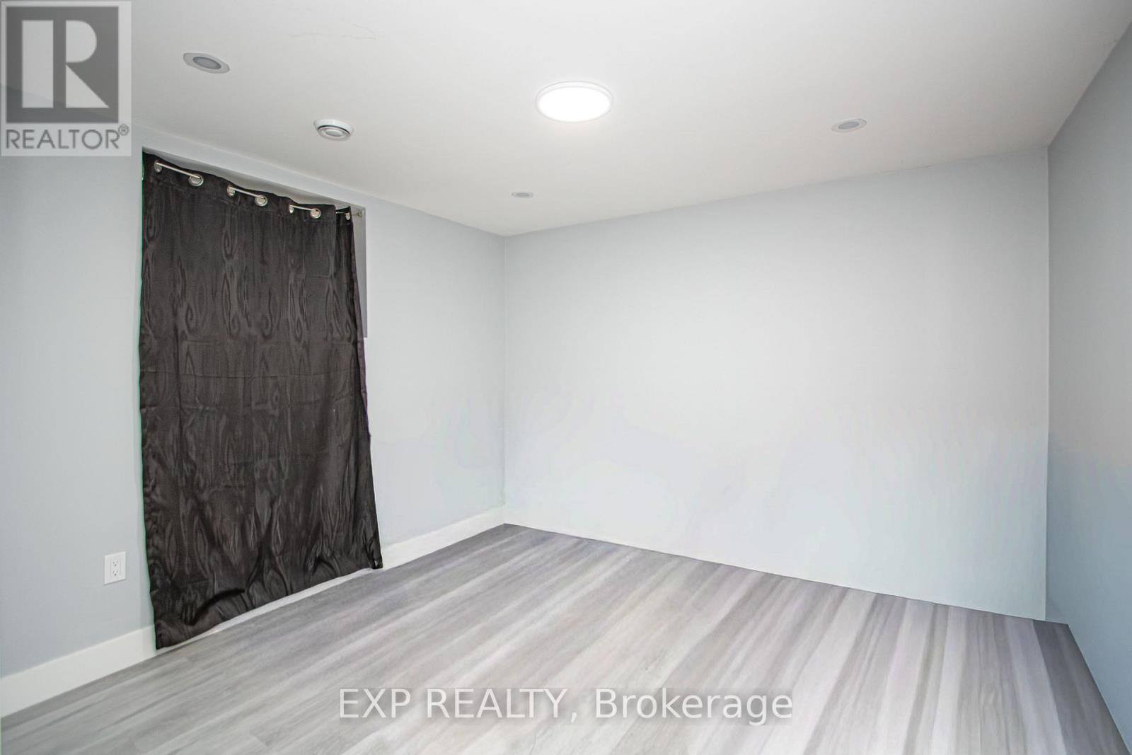 3291 REGIMENT ROAD Property Photo