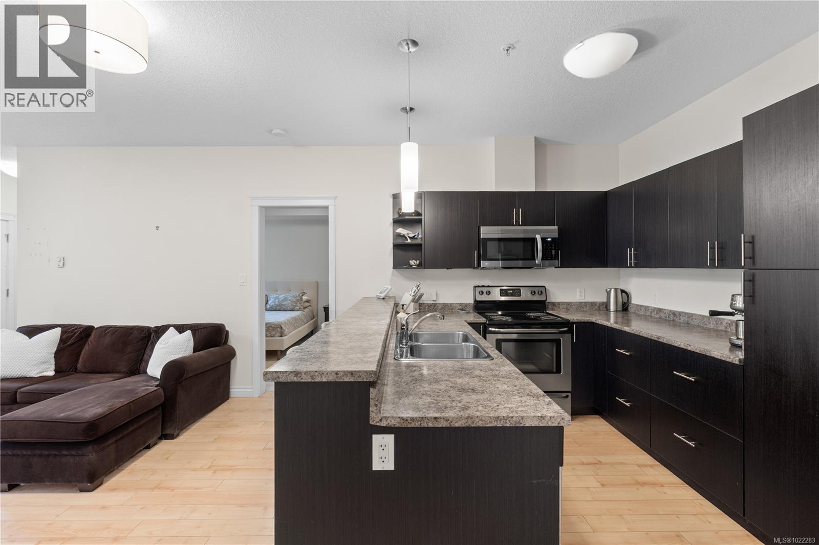 107 2111 Meredith Rd, Nanaimo