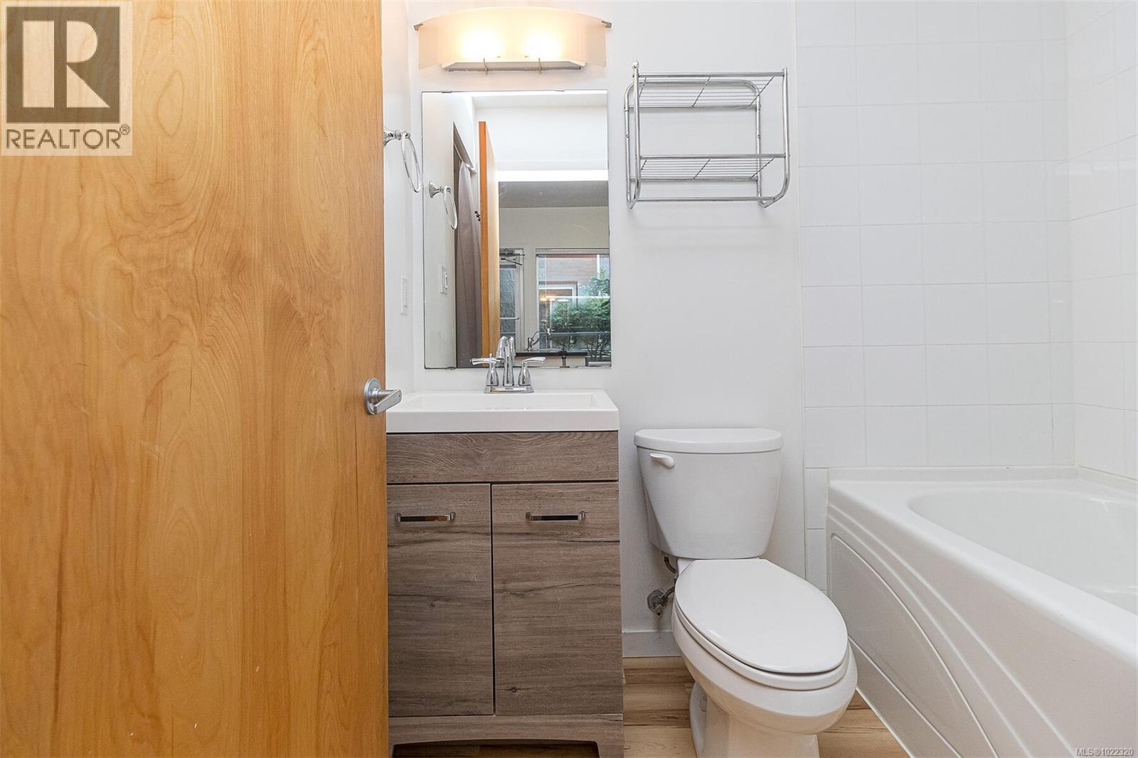 205 848 Mason Street, Victoria