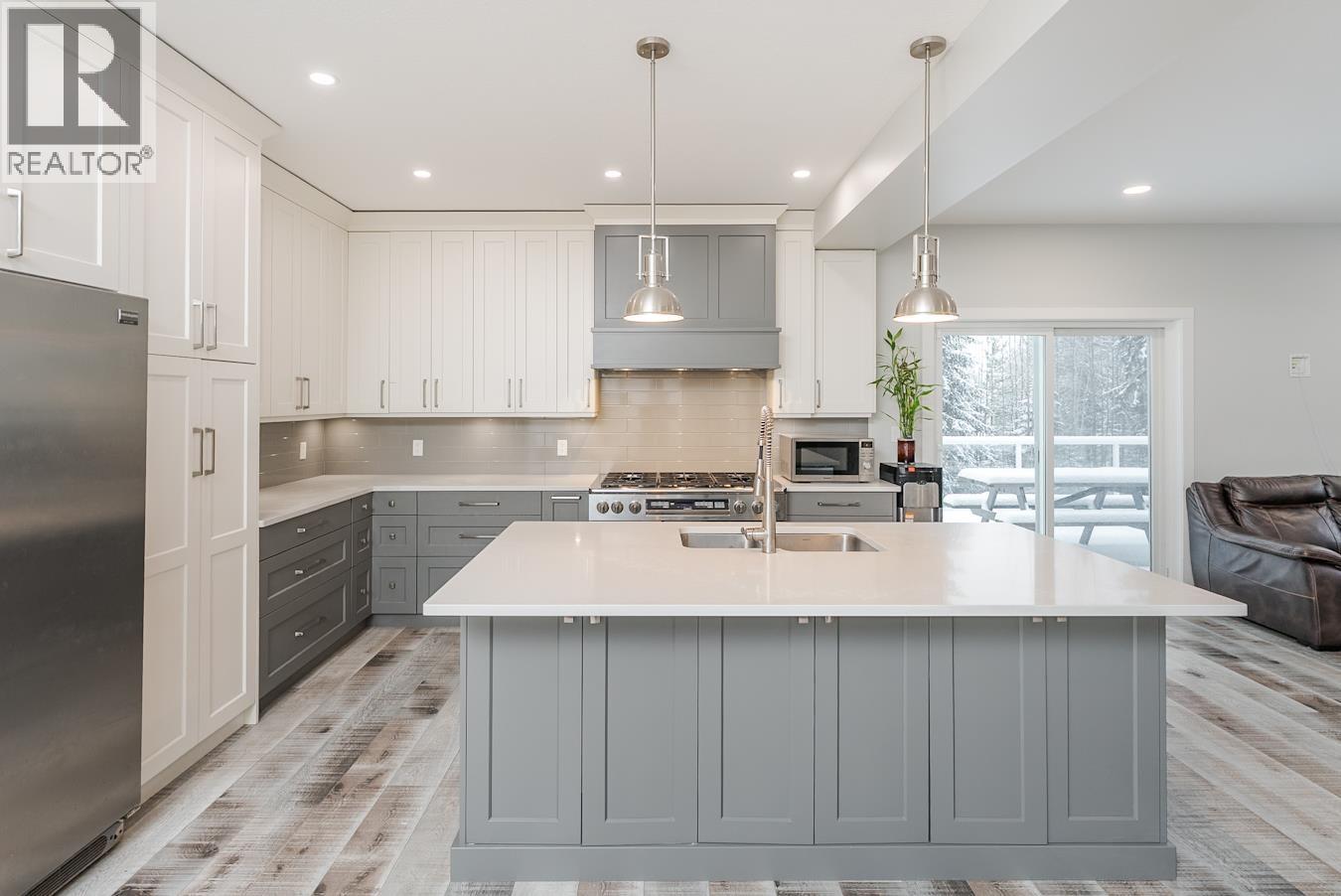 3350 HILLSIDE DRIVE, Prince George