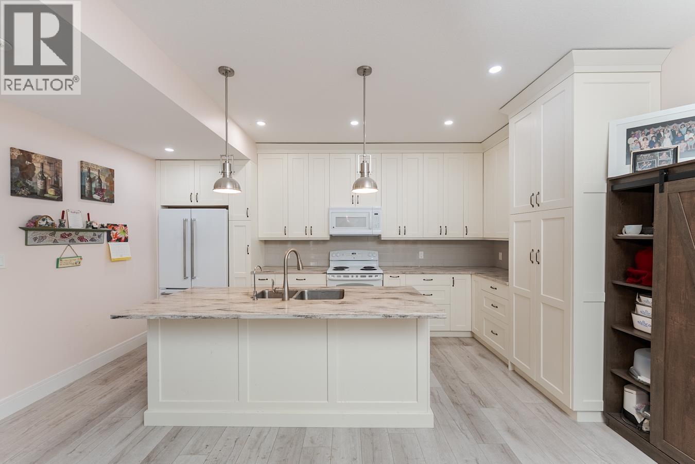 3350 HILLSIDE DRIVE, Prince George