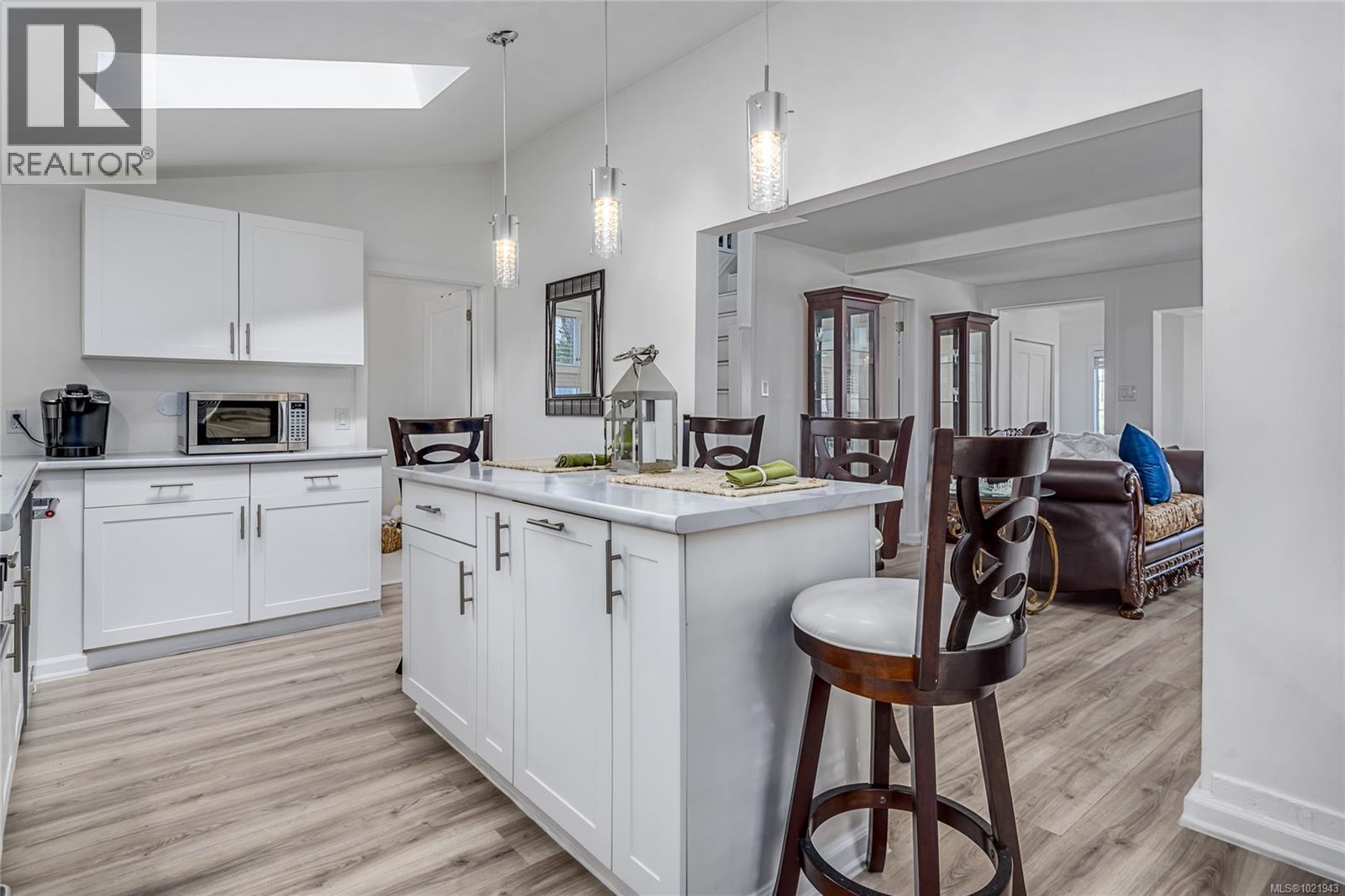 5429 ISLAND HWY - 14