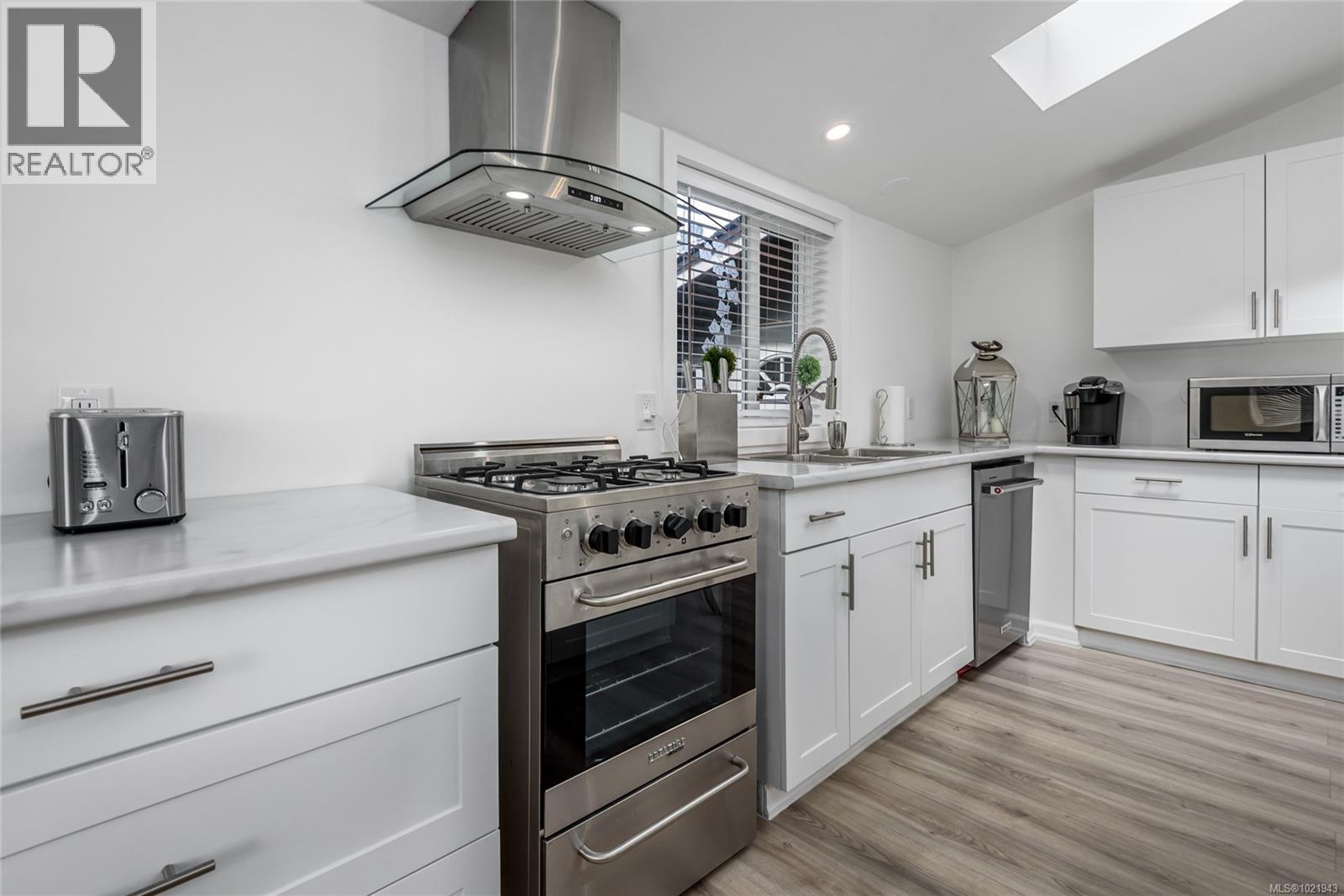 5429 ISLAND HWY - 15