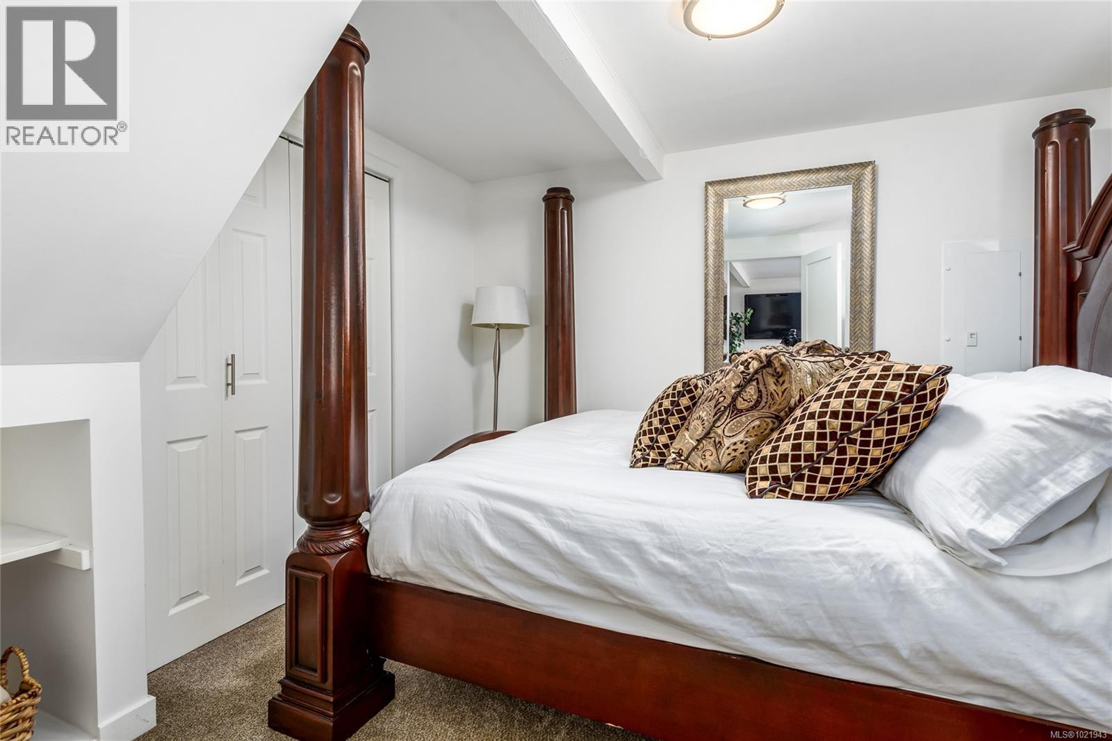 5429 ISLAND HWY - 18