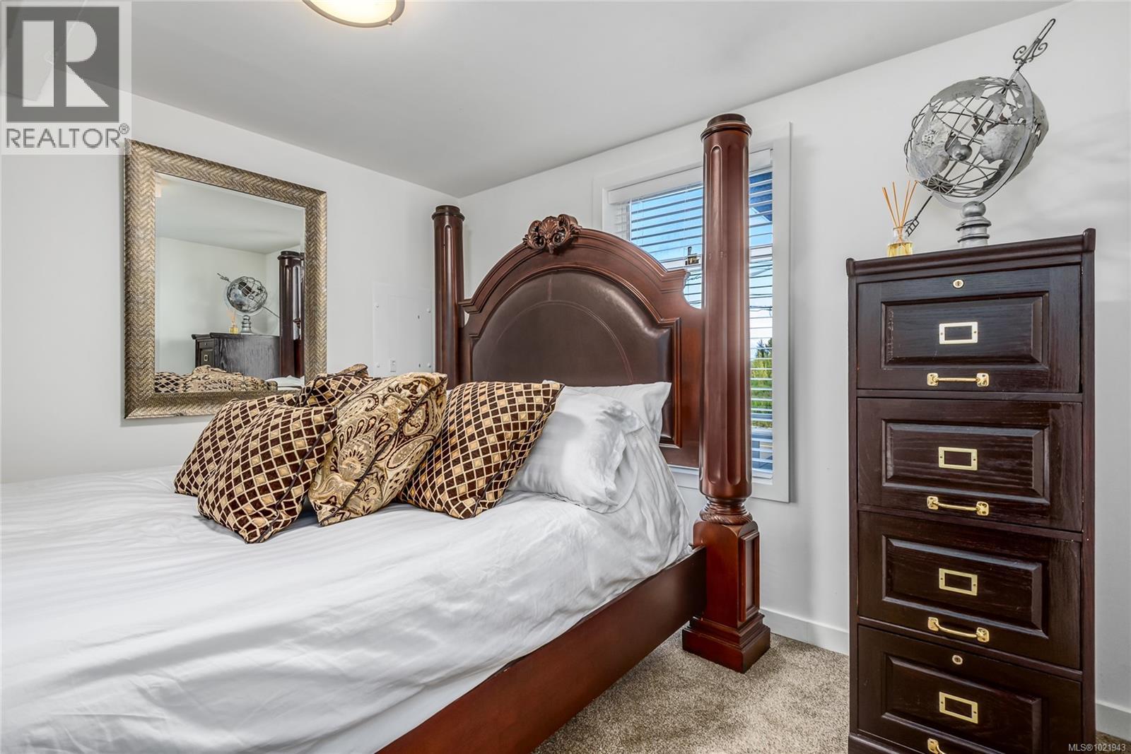 5429 ISLAND HWY - 19